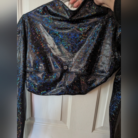 Black holographic rave shrug - Picture 2 of 3